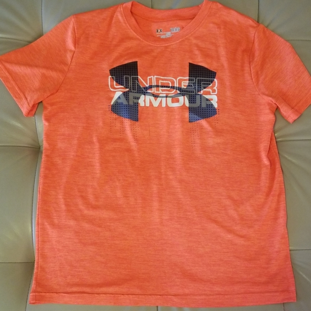 Under Armour boy's shirt.  Sz L.